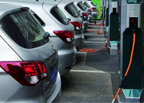 Pouce extérieur DDW-AD7001S du Signage 70 de Digital de pile de la charge ISO9001 pour des lentes de la voiture 2500 d'énergie