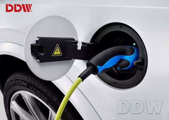 Pouce extérieur DDW-AD7001S du Signage 70 de Digital de pile de la charge ISO9001 pour des lentes de la voiture 2500 d'énergie