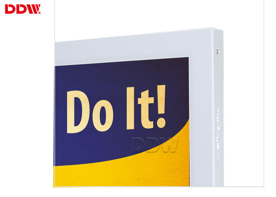 Type type éclairé à contre-jour par Wled fixé au mur de Tft de totem d'affichage de la publicité de la haute définition